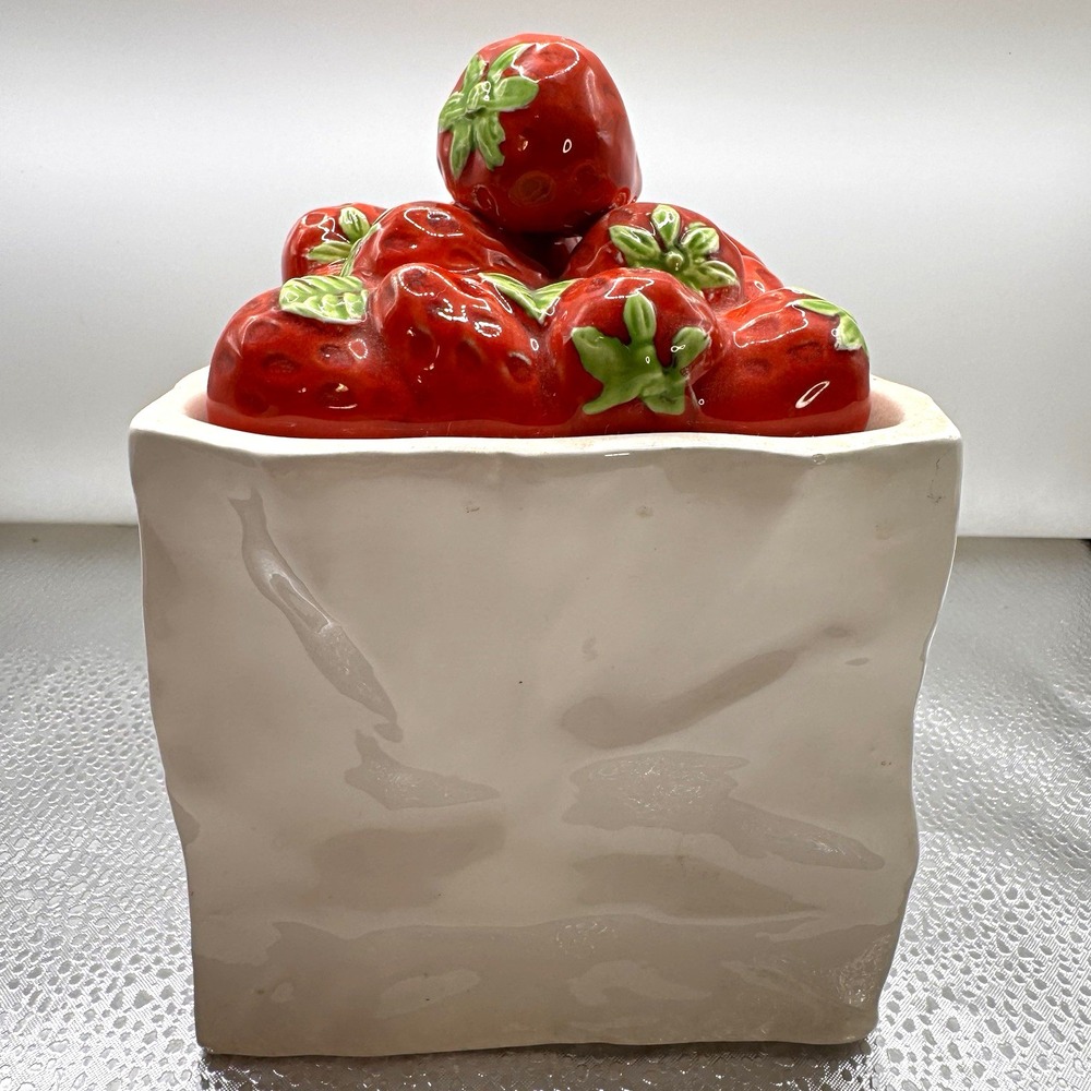 Ceramic Cookie Jar With Lid, White Square Strawberry Novelty Food & Drink